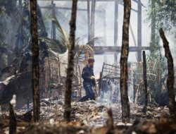 Myanmar'da Müslümanlara soykırım uygulanıyor