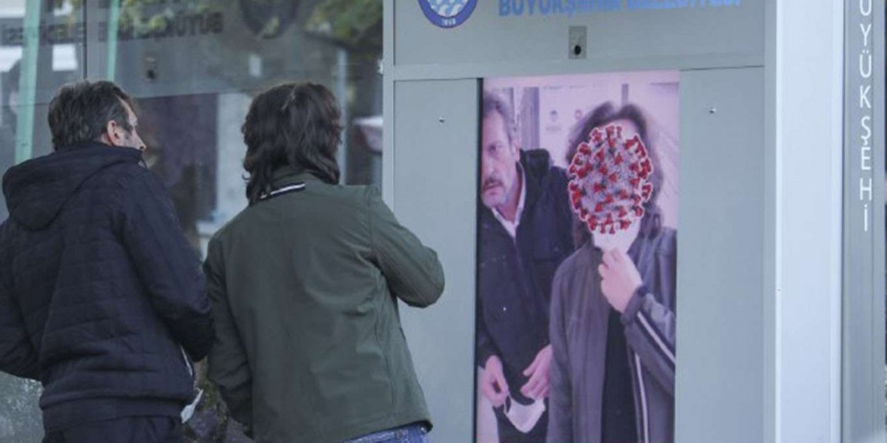 Trabzon’da maske takmayanlar özel yazılımlı dijital ekranlarla uyarılıyor