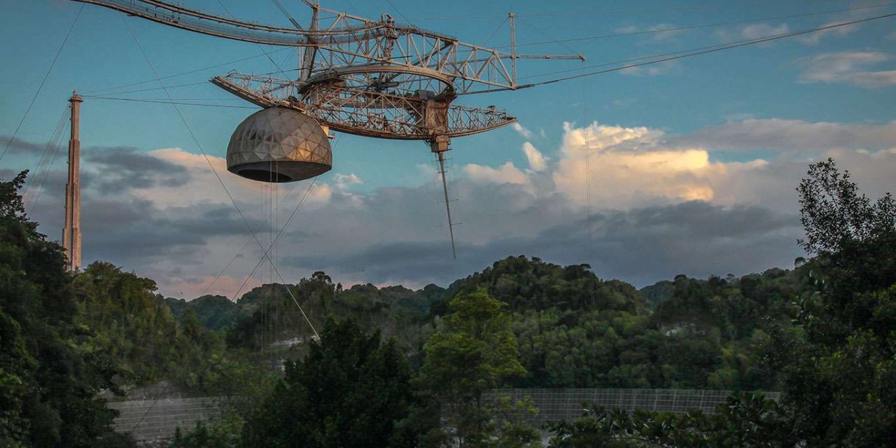 Arecibo Observatory’s 305-meter telescope collapses
