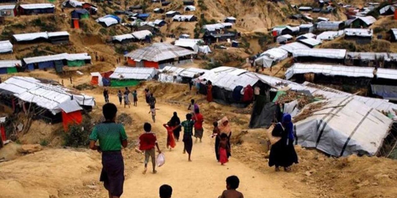 Bangladeş yönetimi Arakanlı Müslümanları ölüm adasına hapsediyor