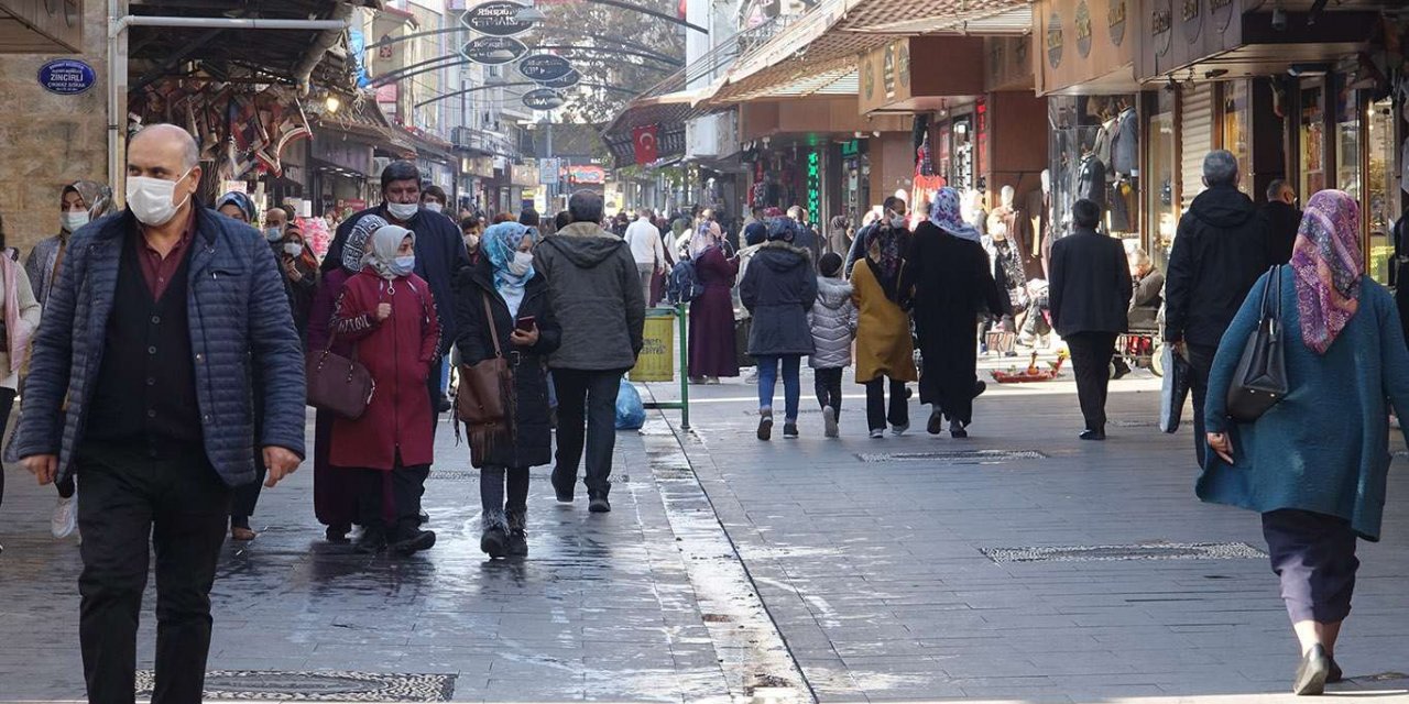 Halk Covid-19 aşısı olacak mı?