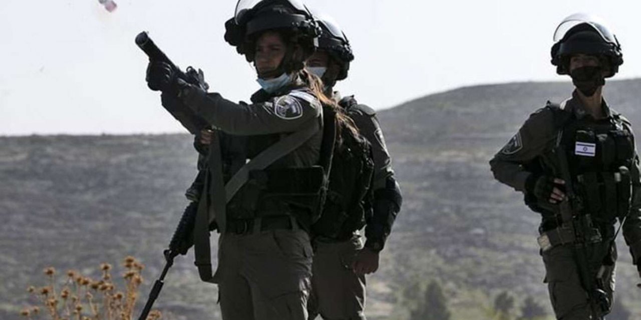 Four Palestinians injured by zionist soldiers in W. Bank clashes