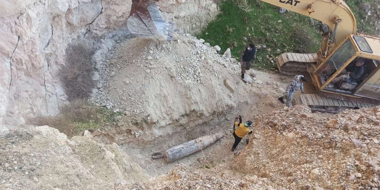 El-Bab'ta yerin 5 metre altındaki bir tonluk bomba imha edildi