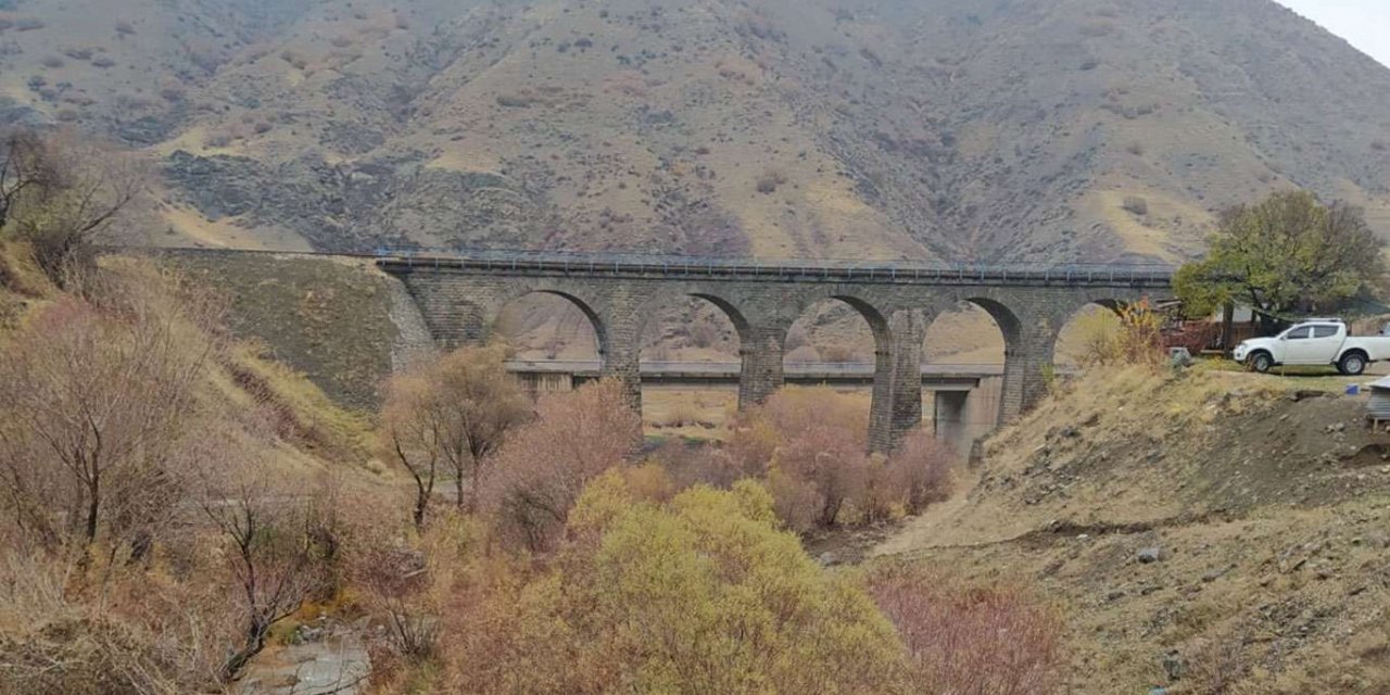 Elâzığ'da dere ıslah çalışmasına başlandı