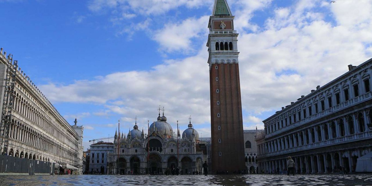 Venedik yeniden sular altında: Milyarlarca euroluk bariyer işe yaramadı