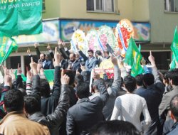 Hür Dava Partisi Ağrı İl Başkanlığı tekbirlerle açıldı