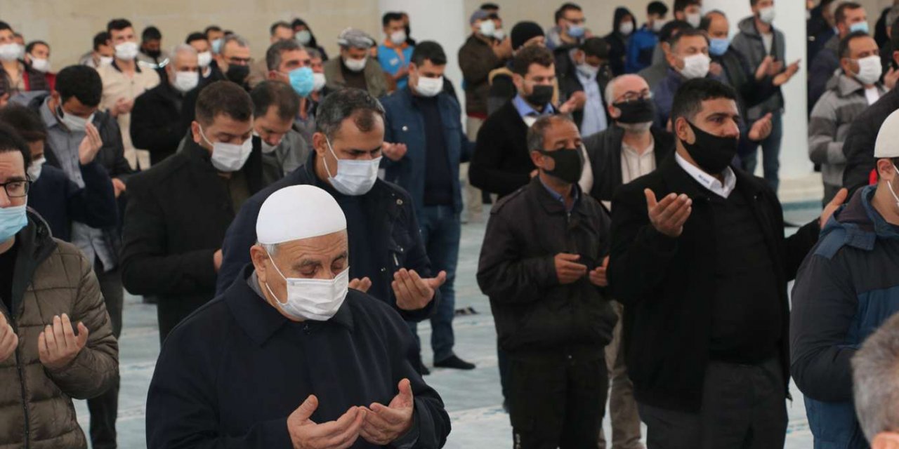 Şanlıurfa'da eller rahmet için açıldı