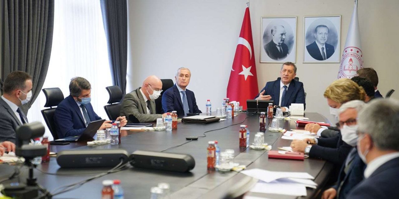 Okullar 4 Ocak'tan itibaren açılacak mı?