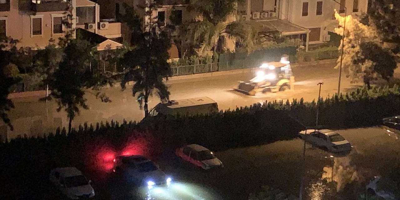 İzmir'de bir araç sele kapıldı: 2 ölü