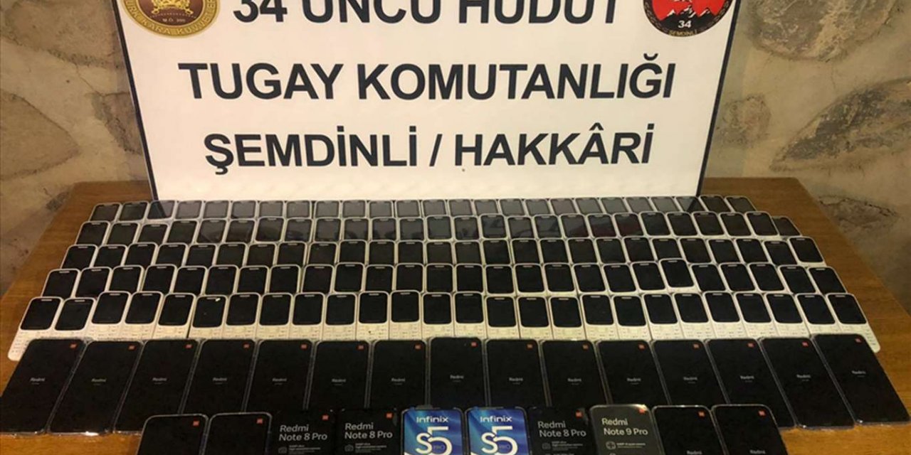 Kaçak sigara ve telefon ele geçirildi