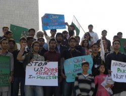 Pakistan'da gençler şeriat istiyor