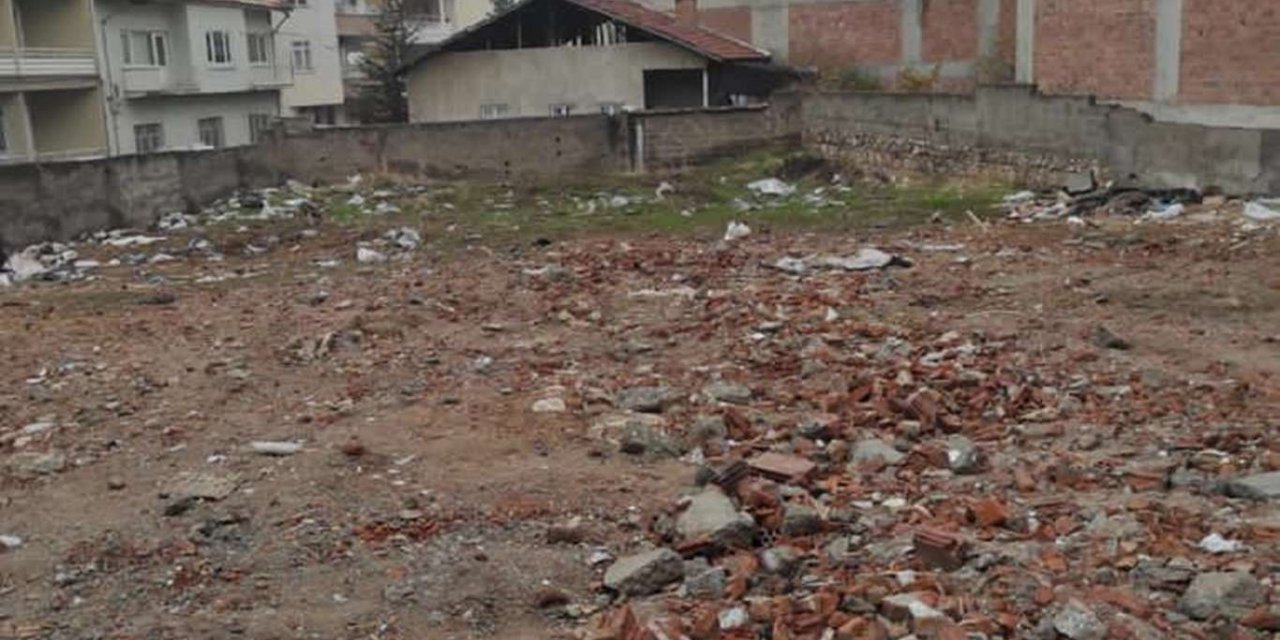 Malatya'da uyuşturucu yuvası haline gelen metruk binalar yıktırıldı