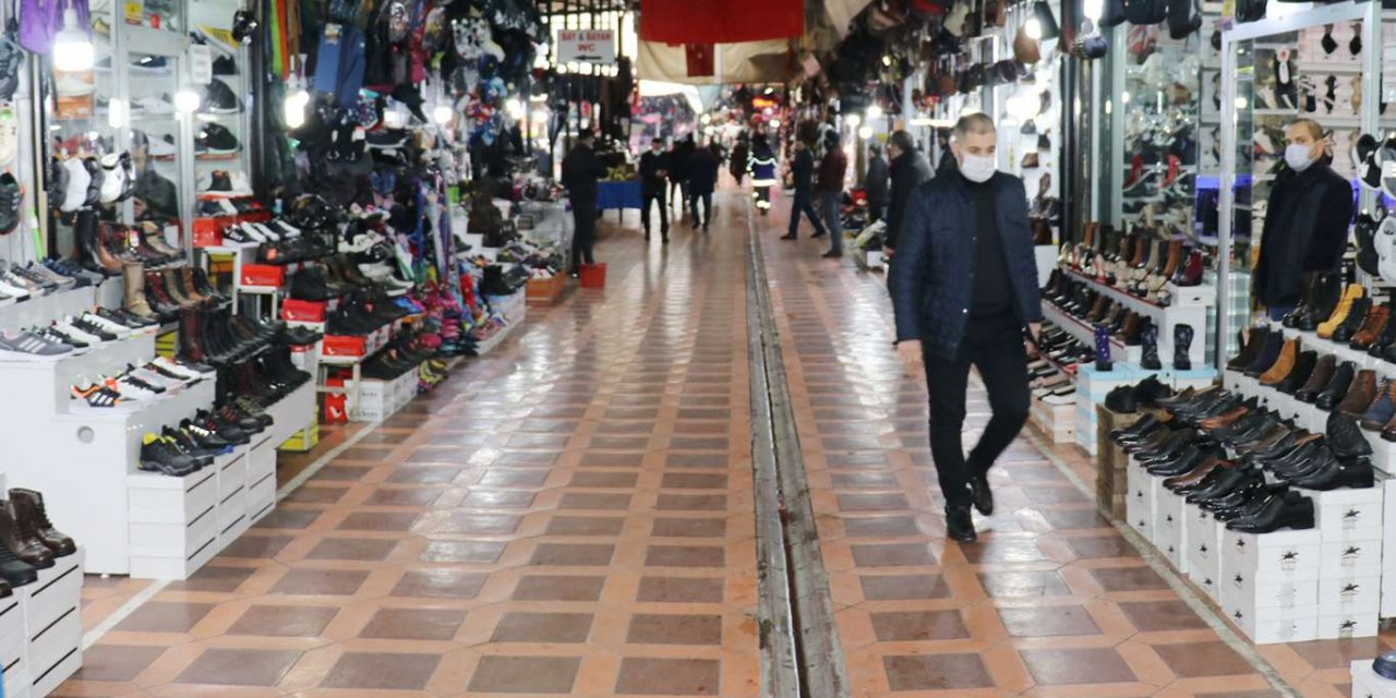 Pandemi nedeniyle yardım alacak esnaf desteğin miktarını da süresini de yetersiz buldu