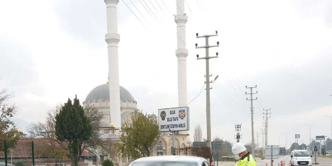 Burdur'da trafik uygulaması sırasında 185 araca ceza kesildi