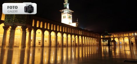 Emevi camisi harabeye döndü