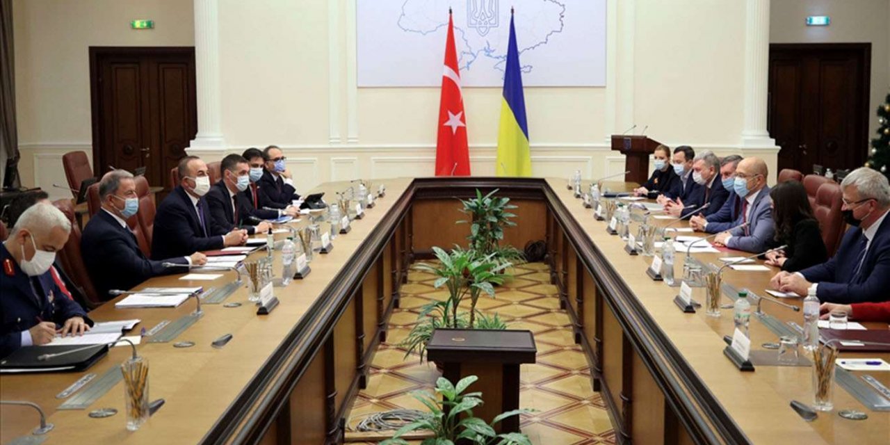 Ukrainian prime minister meets with Turkey’s foreign, defense ministers