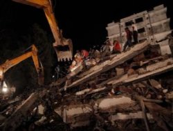 Çöken inşaatta 27 ölü