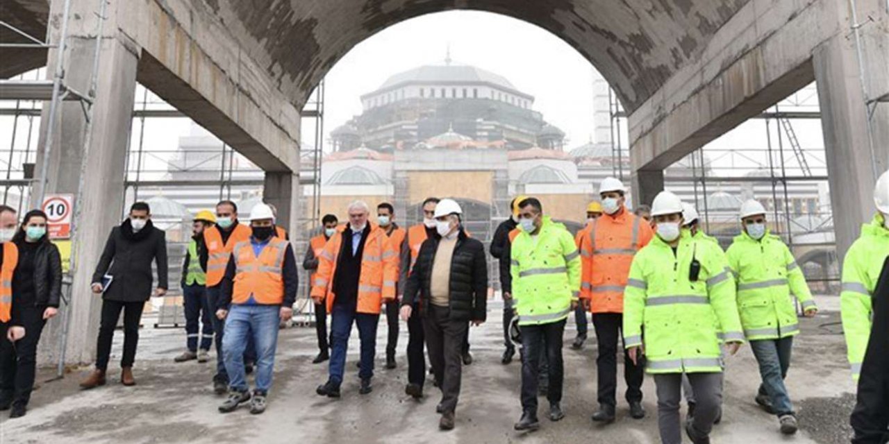 Vali Karaloğlu Diyarbakır'da yapımı devam eden Merkez Camii'inde incelemelerde bulundu