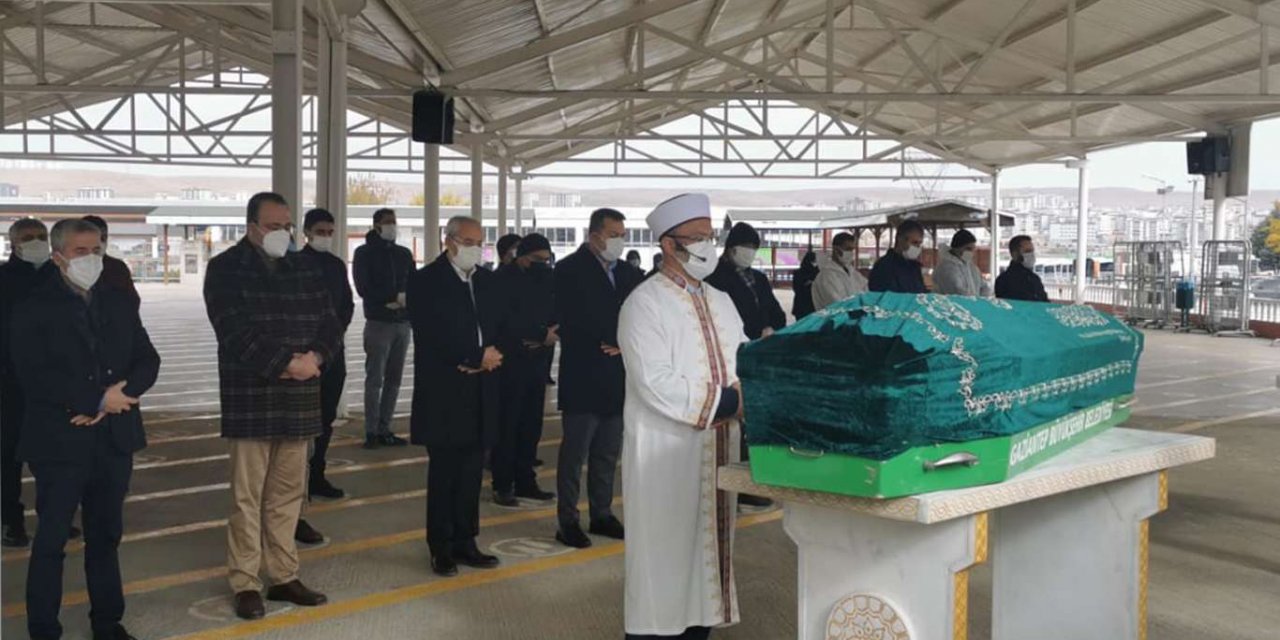 Hastane yangınında hayatını kaybeden yaşlı adam defnedildi