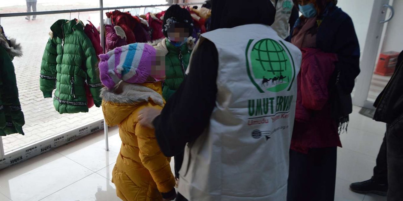 ​Çocuklar Üşümesin programı kapsamında 130 çocuk giydirildi