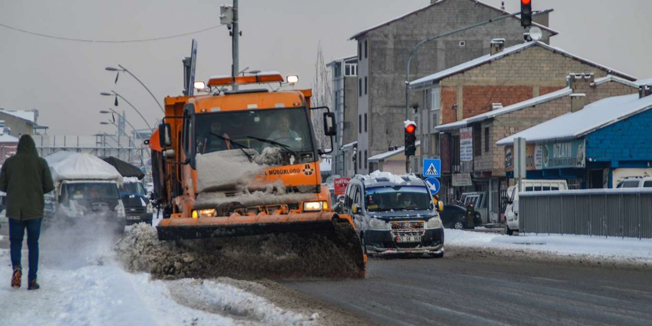 Li Bakûr rêya 522 gundan ji ber berfê hat girtin
