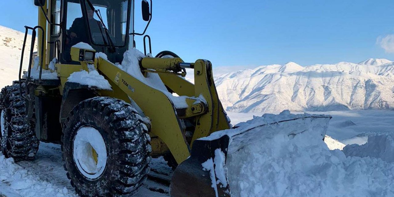 Şırnak'ta kapanan köy yolları açıldı