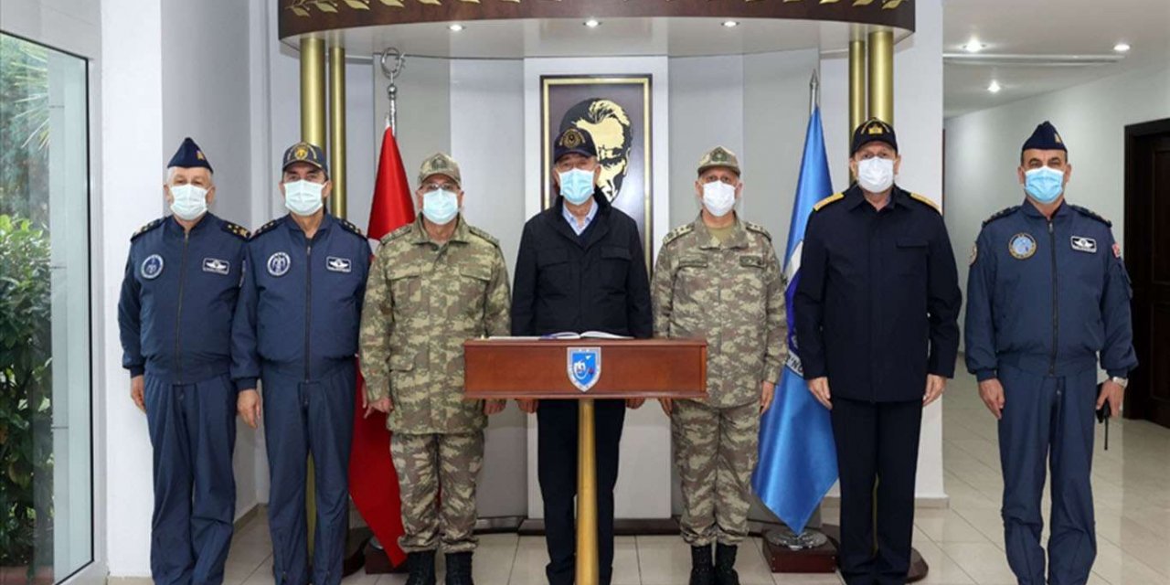 Bakan Akar ve TSK komuta kademesi Libya'ya gitti