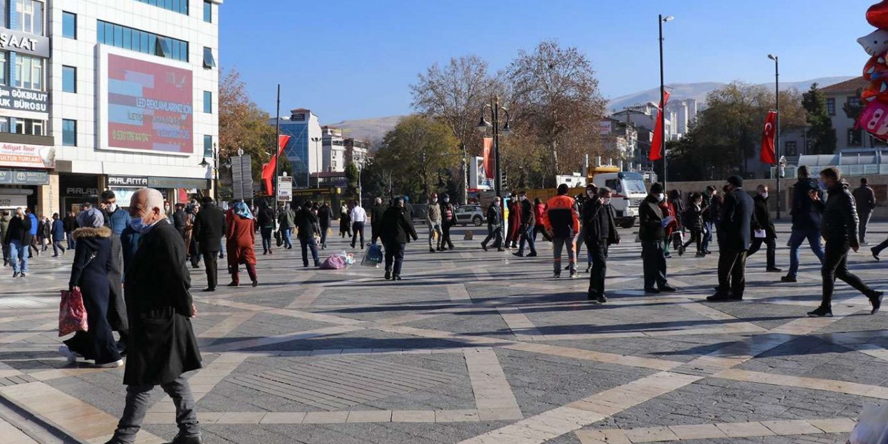 ABD üslerinin kapatılması yaptırım kararına verilecek en iyi cevaptır
