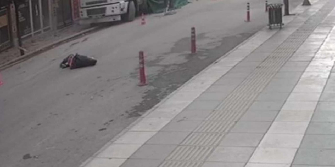 ​Elazığ'da depreme yakalanan adamın aşağıya atlama anı güvenlik kamerasına yansıdı