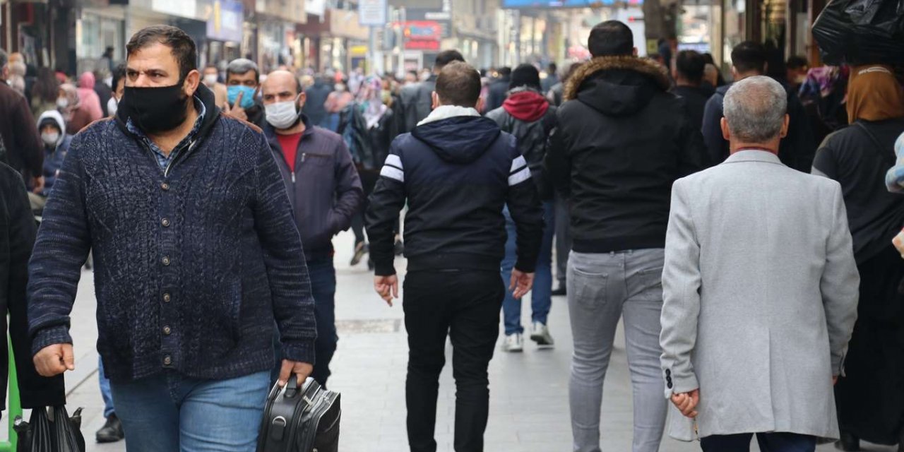 Halk asgari ücrete yapılan zammı yetersiz buldu