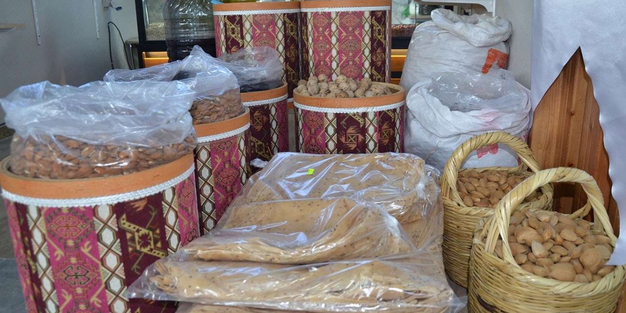Diyarbakır Doğal ve Organik Ürünler Pazarında doğal lezzetler müşterilerini bekliyor