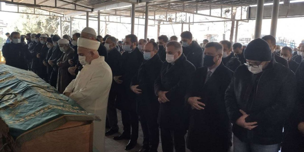 Elazığ'ın kanaat önderlerinden Ahmet Turan Kar vefat etti