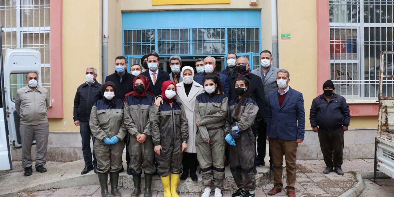 Malatya Hasan Akbudak İMKB Mesleki ve Teknik Anadolu Lisesinde 80 ton hijyen malzemesi üretildi