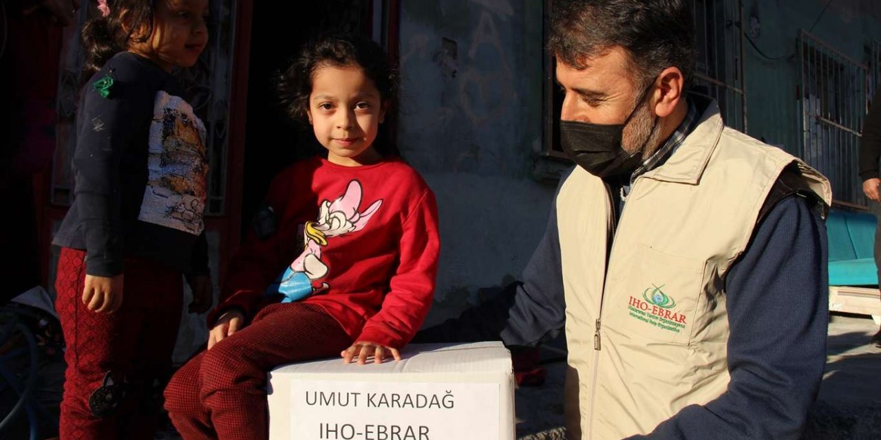 IHO-EBRAR İstanbul'da çok sayıda aileye gıda kolisi ulaştırdı