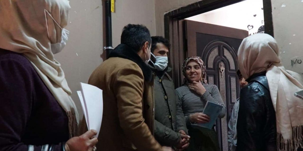 Diyarbakır Büyükşehir Belediyesi sokağa çıkma kısıtlamasında muhtaçlara yardımda bulundu