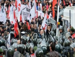 Silivri'de gergin Ergenekon duruşması ertelendi