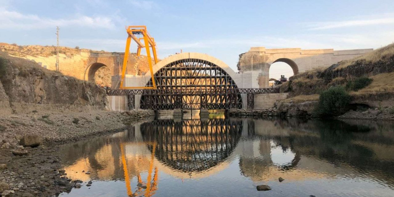 Tarihi köprüler restore ediliyor