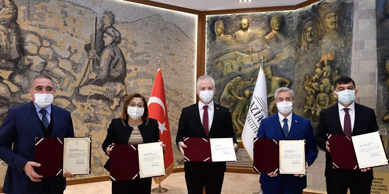 Bakan Selçuk’tan “Askıda tablet kampanyası” teşekkürü