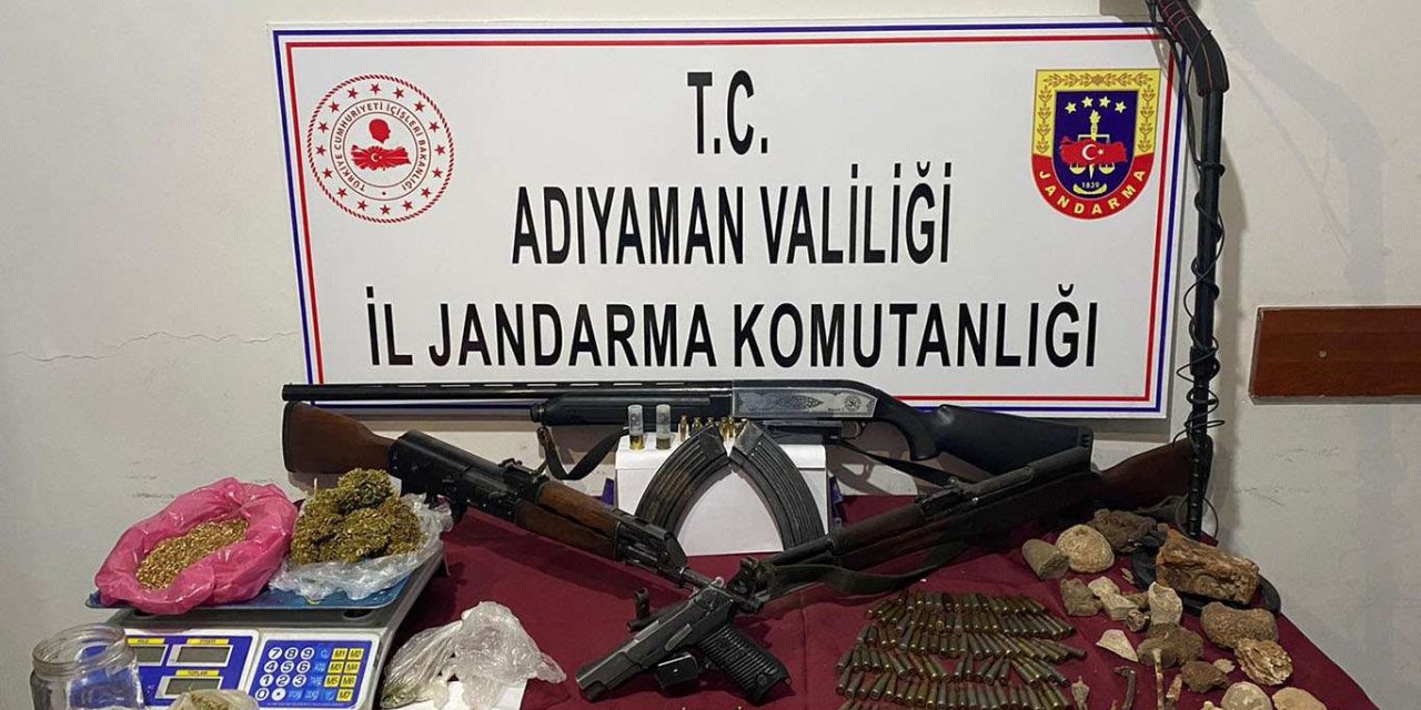 Adıyaman'da uyuşturucu ve silah satıcılığı yapan 2 kişi göz altına alındı
