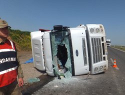Çınar'da TIR devrildi