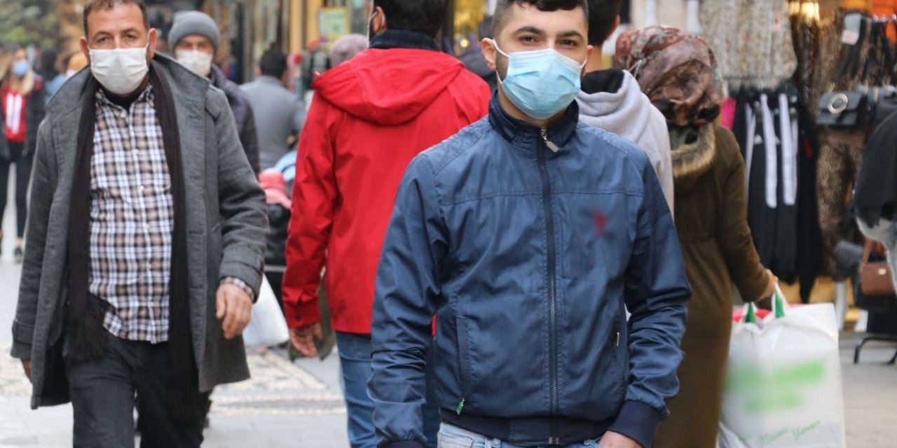 Gaziantep'te Covid-19 kurallarına uymayan 415 kişiye para cezası verildi