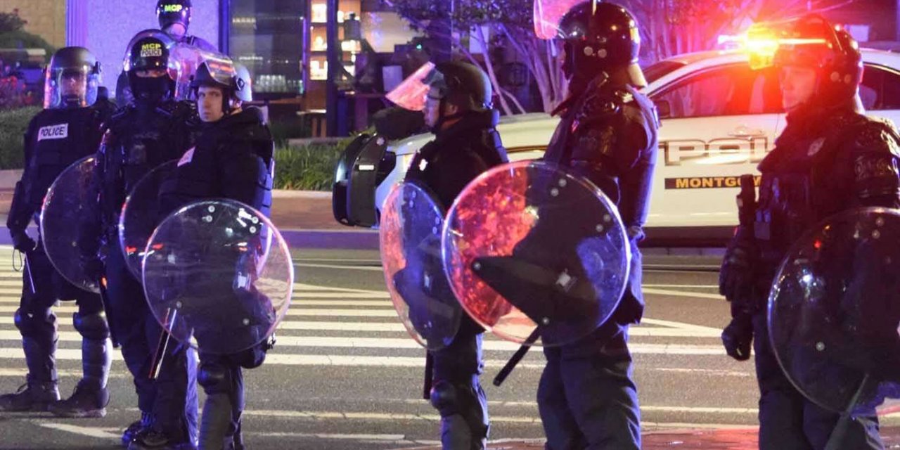 Washington'da sokağa çıkma yasağı başladı