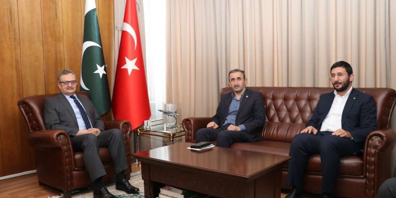 Partîya Doza Azad Balyozxaneya Pakistanê ziyaret kir