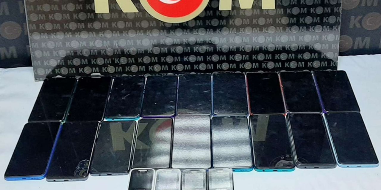 Kaçak sigara ve cep telefonu ele geçirildi: 6 gözaltı