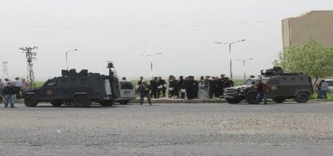 PKK/BDP'liler öğrencilere saldırdı: 4 yaralı