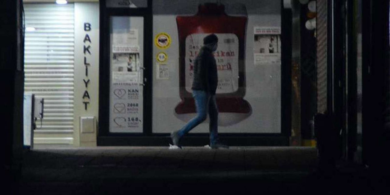 ​56 saatlik sokağa çıkma kısıtlaması başladı