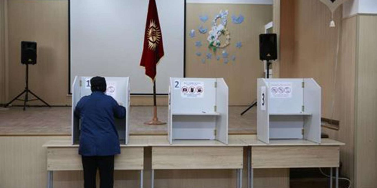 Kırgızistan'da cumhurbaşkanlığı seçimleri için halk sandık başında