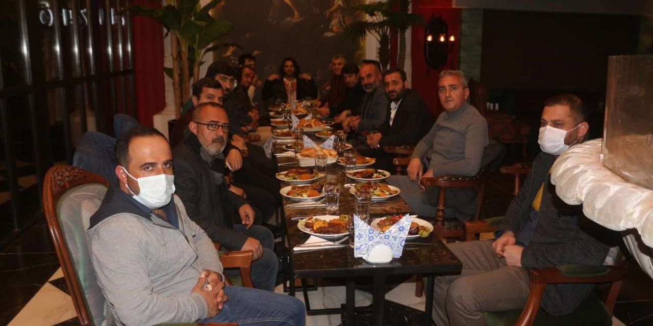 Van’da "Gazeteciler Günü" adına düzenlenen etkinlikte gazetecilere kaz eti ikram edildi