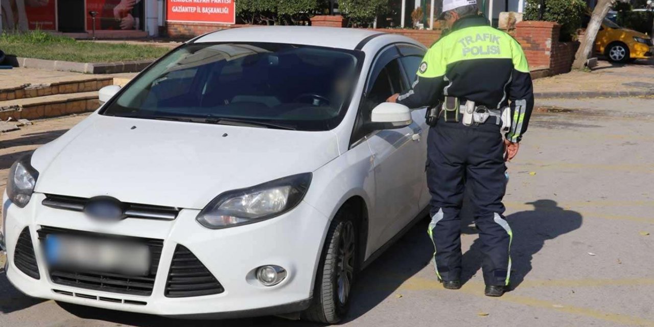 Kısıtlamayı ihlal ederek sokağa çıkan 286 kişiye para cezası verildi