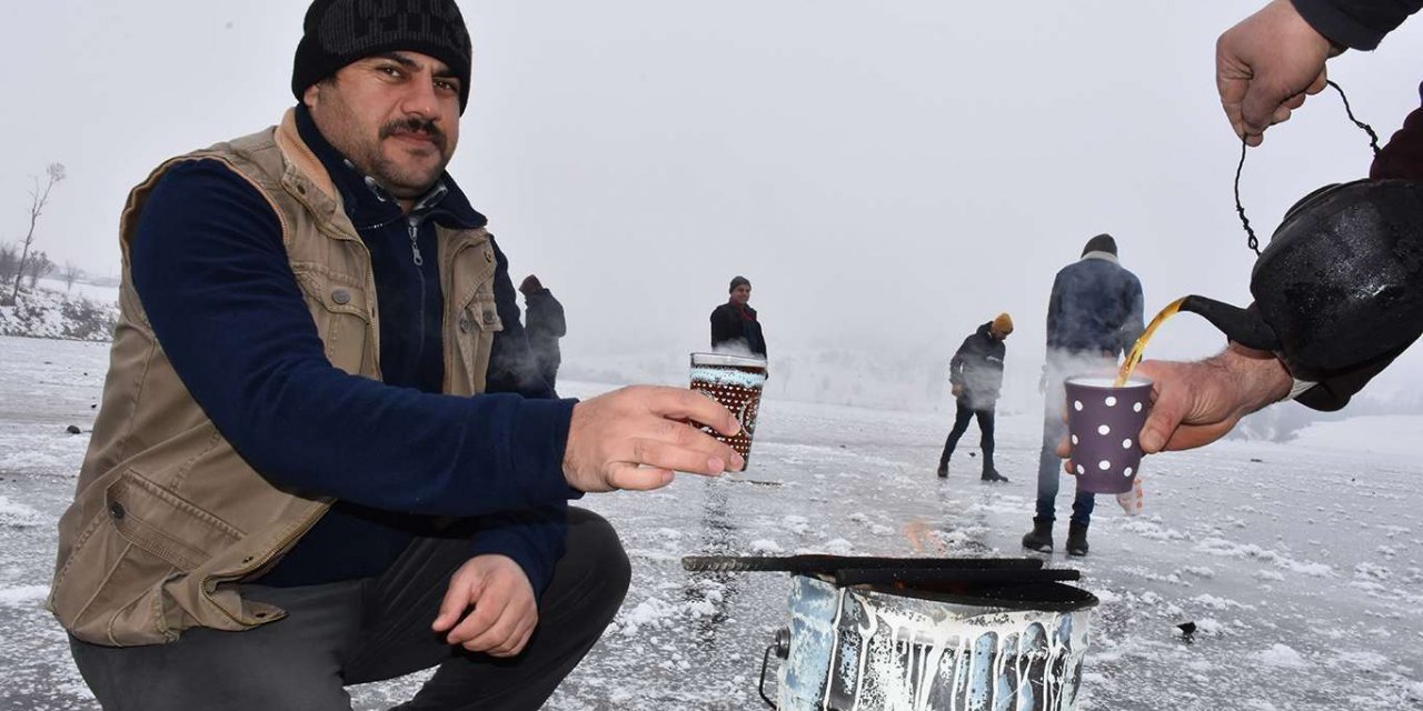 Li ser gola qeşagirtî kêf û şahîya çay û gogê